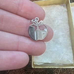 New York Big Apple Silver Charm